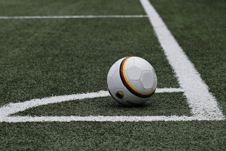 football-3471402_960_720