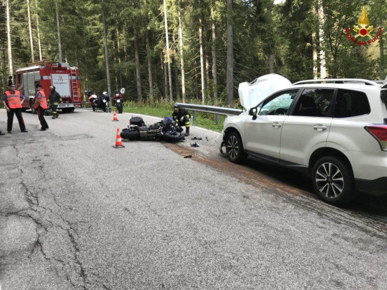 incidente auto moto falcade