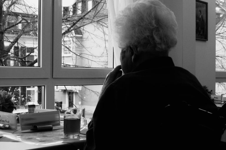 woman-453014_1280