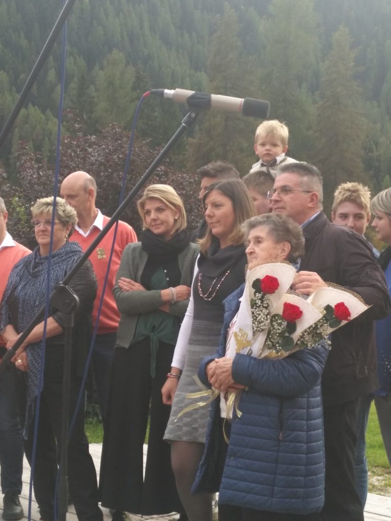 1f3efe14-9a10-4582-9408-e388b305d6e1