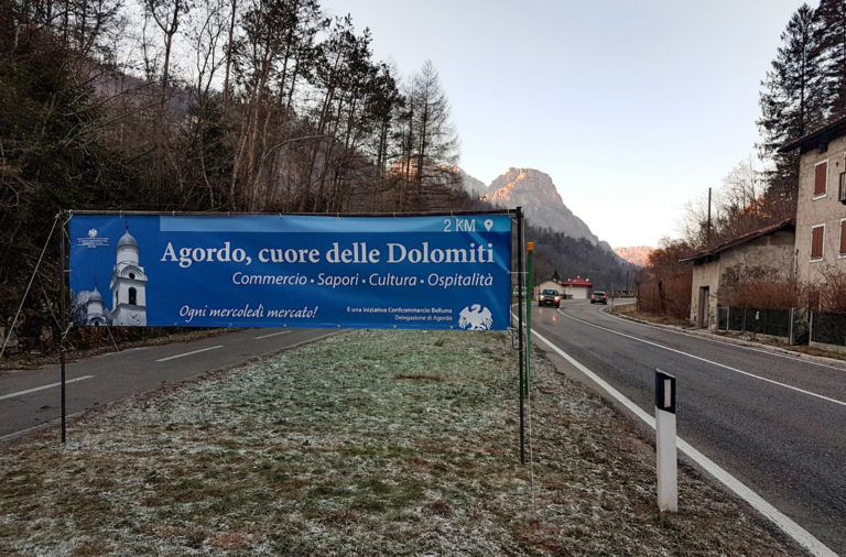 Striscione Confcommercio