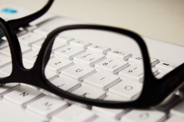 glasses-2211445_1280