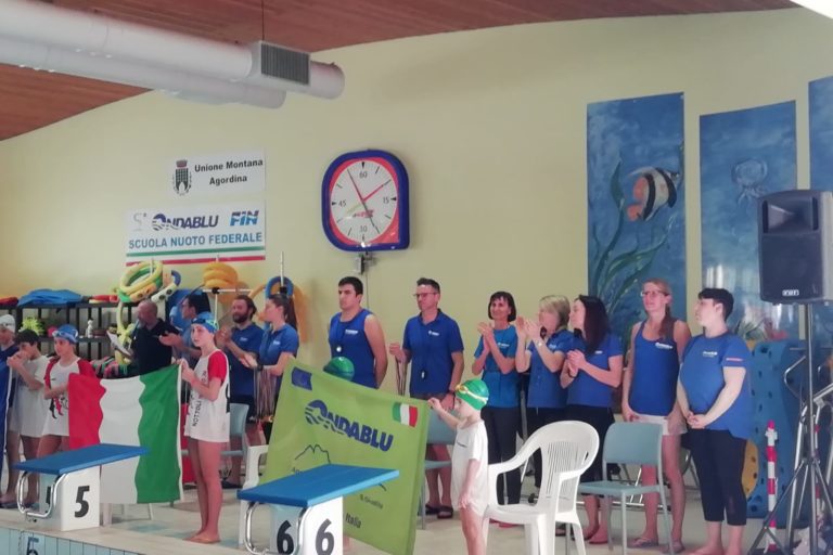 le bandiere e lo staff