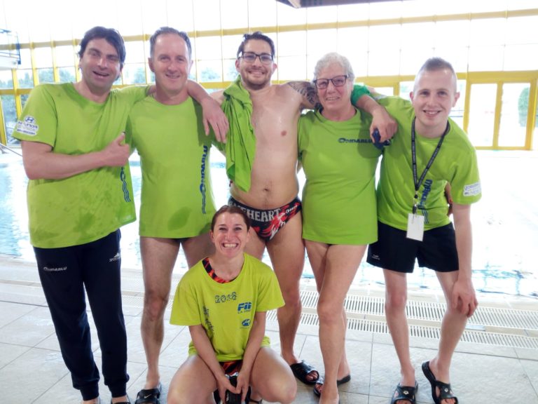 sq. Ondablu , atleti scesi in acqua il pomeriggio