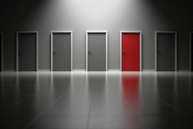 doors-1690423_1280