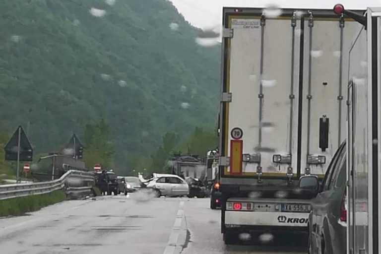 404a5fd9-de98-4ff6-9383-52997130f8bc