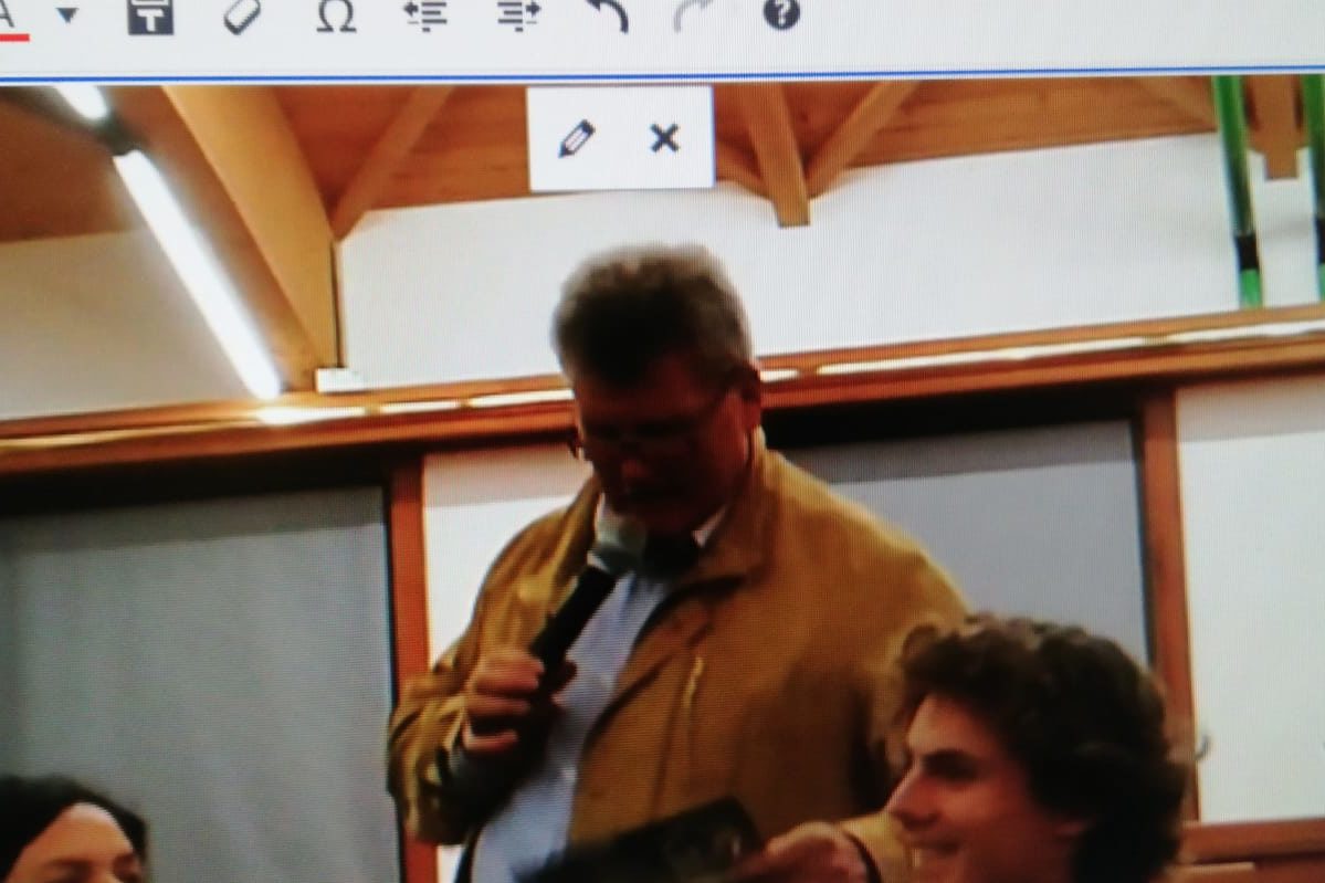 e35e27b5-3669-4a23-b4a7-7cebcab354d8