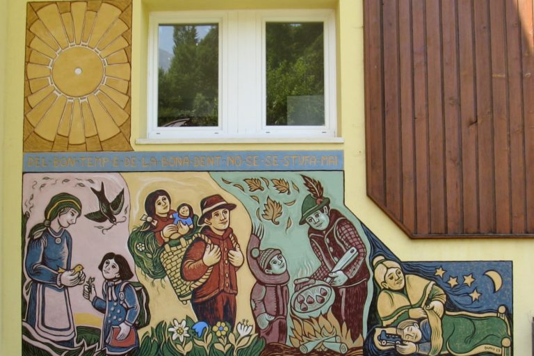 Il nuovo graffito di Dunio sulla facciata est della scuola di Vallada-1