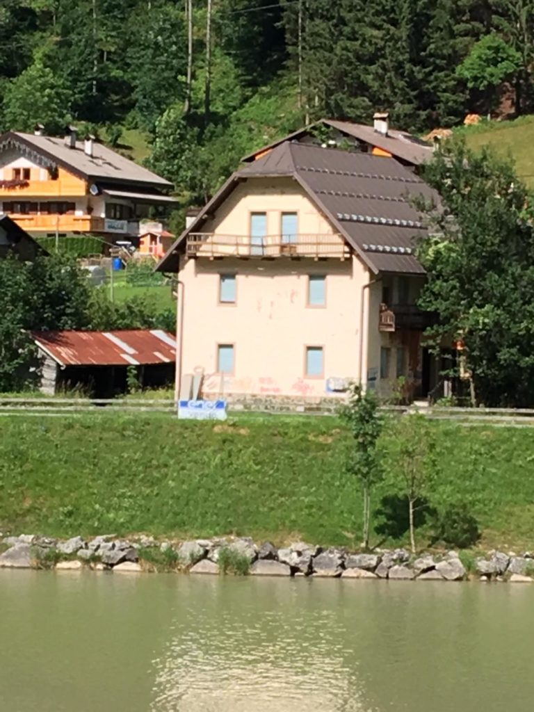 2c9b96e2-2d90-45b9-b821-d86728b61242