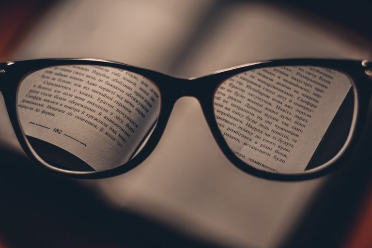 glasses-1246611_1280