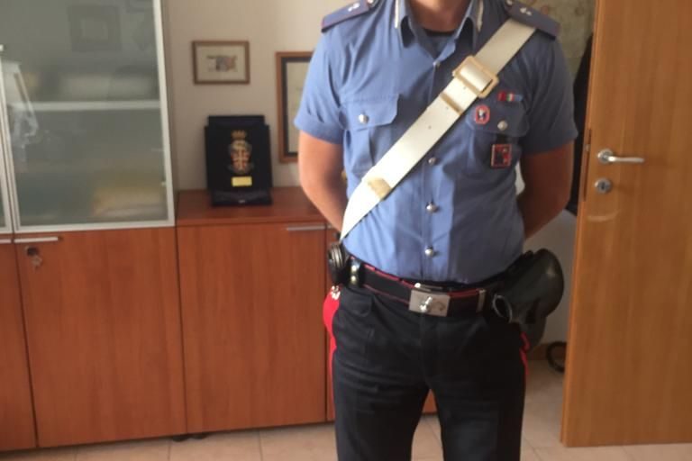 CARABINIERI COLTELLO