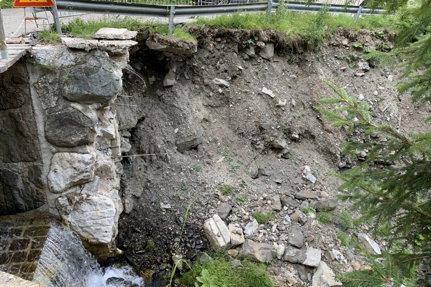 DAVEDINO_spalla del ponte