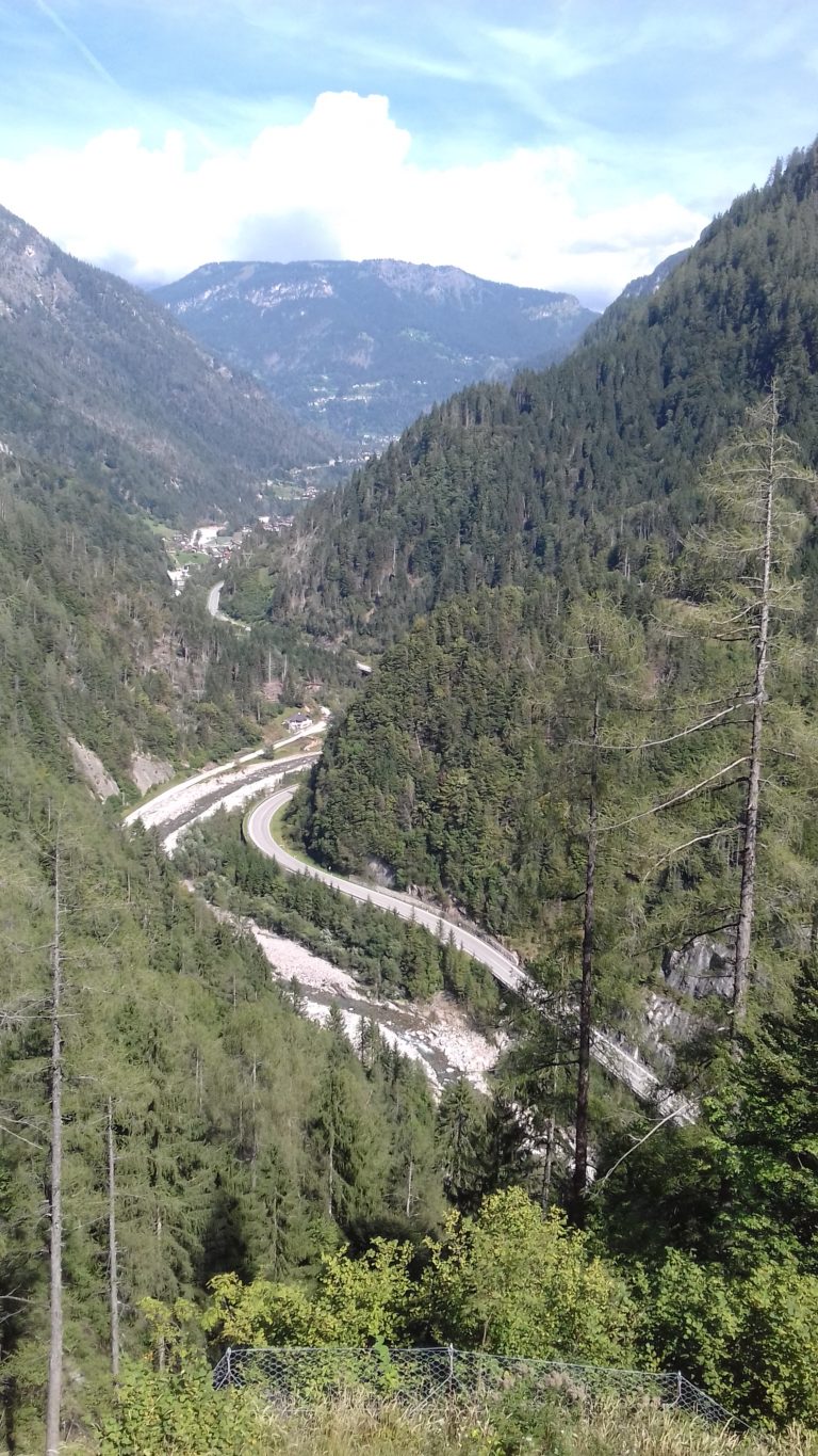 Tratto di SR 203 da Cencenighe verso Masarè visto dall’alto 1