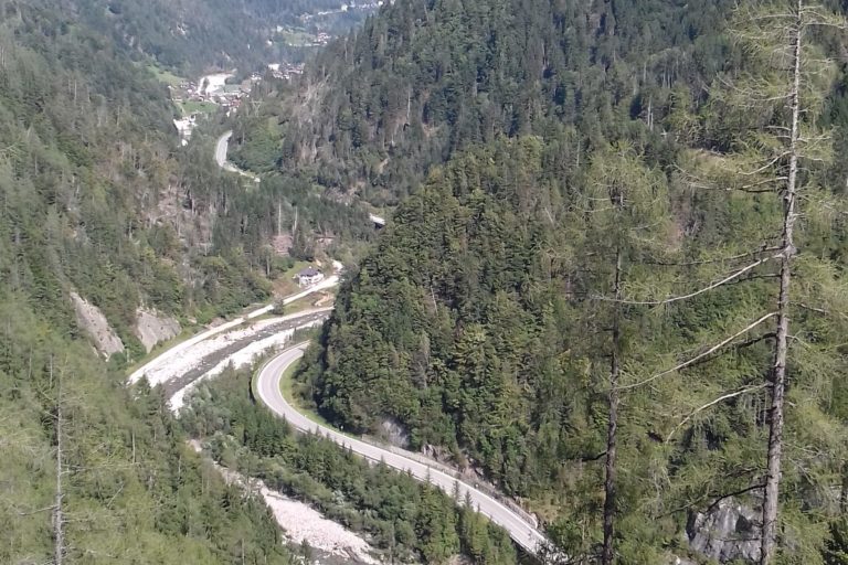 Tratto di SR 203 da Cencenighe verso Masarè visto dall’alto 1