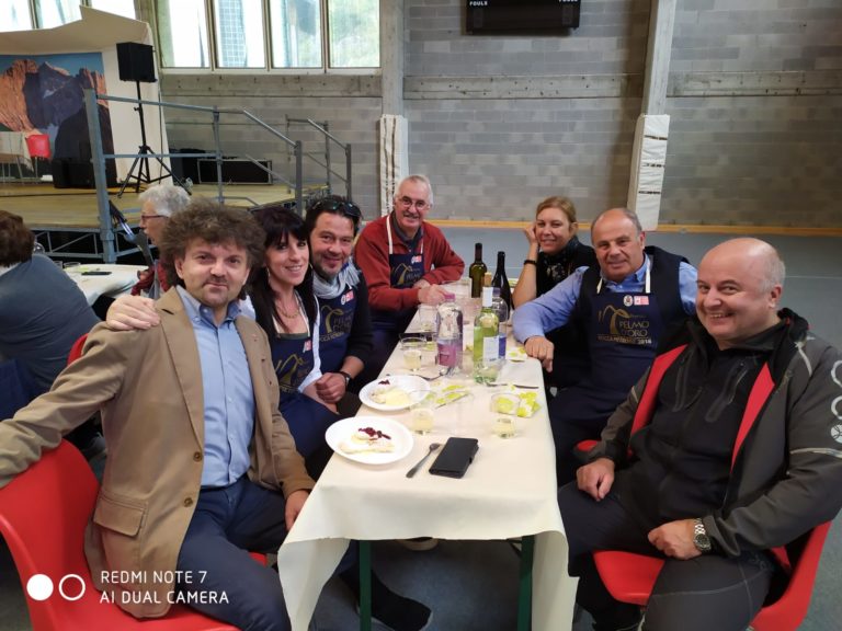 996f46d7-5c99-4b5b-9942-e98b3256a4e4