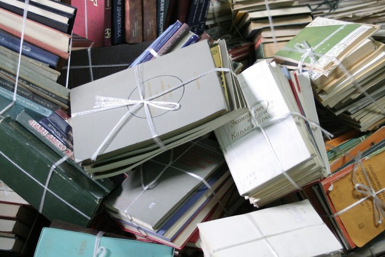 books-1052091_1920
