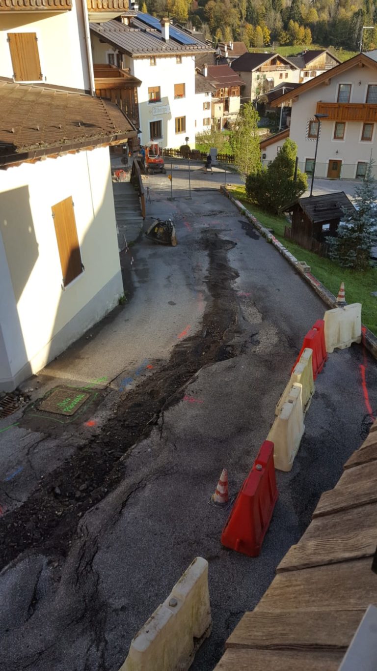 e086ea7e-2af9-41a0-b8d4-0d7cb7f359ef