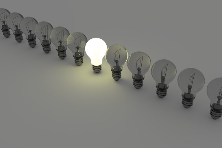 light-bulbs-1125016_1280