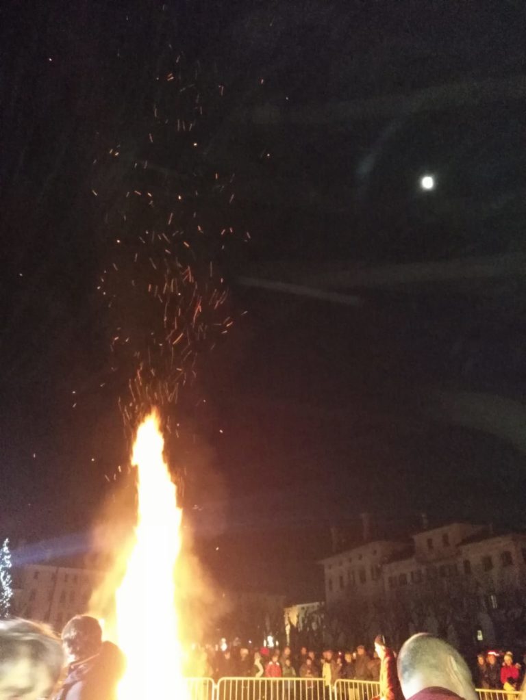 1e3b512d-bf35-45ca-bd8b-7fe4d028daf3