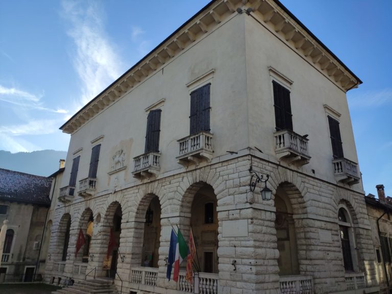 57856bfb-b92c-4bc8-ab3d-4c1184c21318