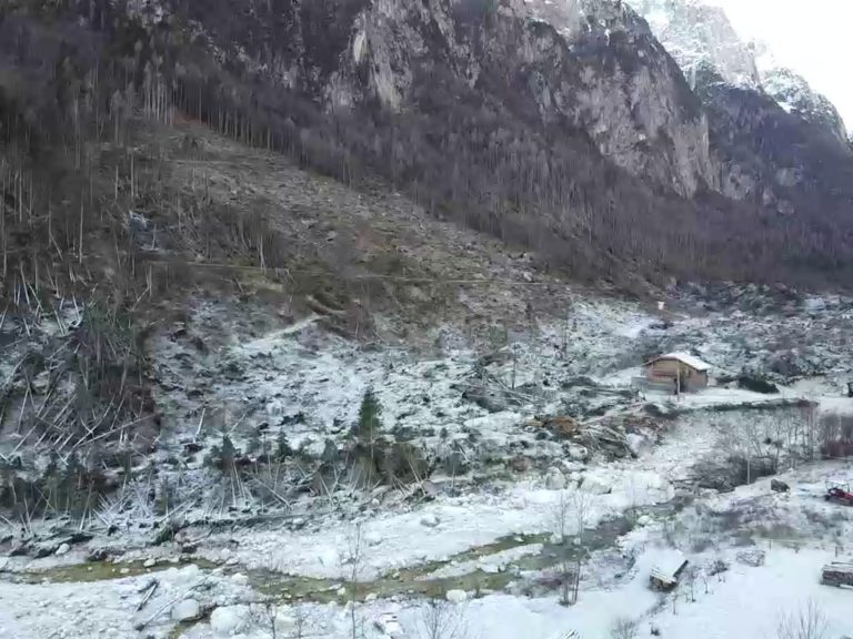 e8be1586-1bbc-44cd-89e2-f7798001df5f