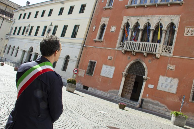 Minuto silenzio Coronavirus – Massaro (2)