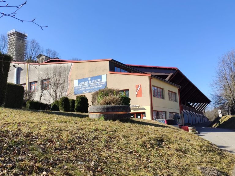 Palaghiaccio drio le Rive