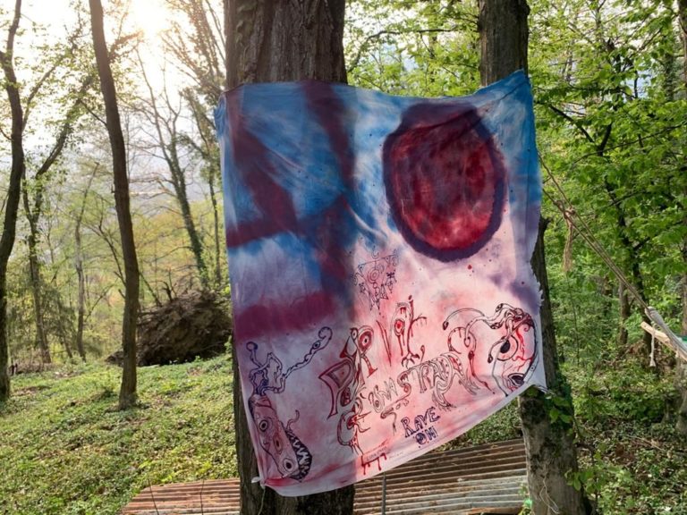 dc83314c-d1c0-4a41-ba2c-68b39379c36d