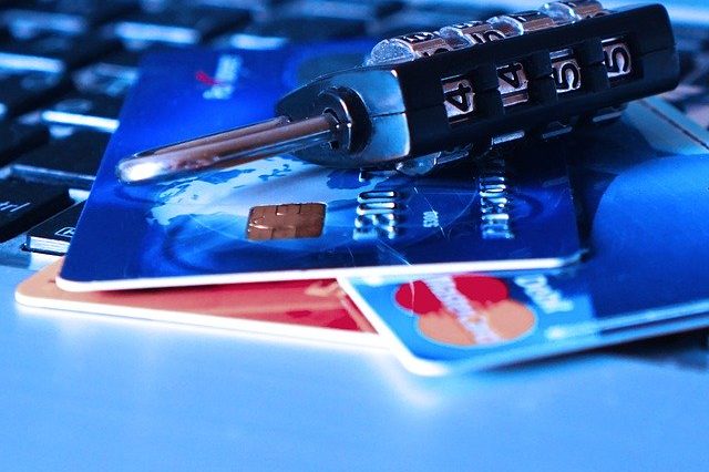 credit-card-1591492_640