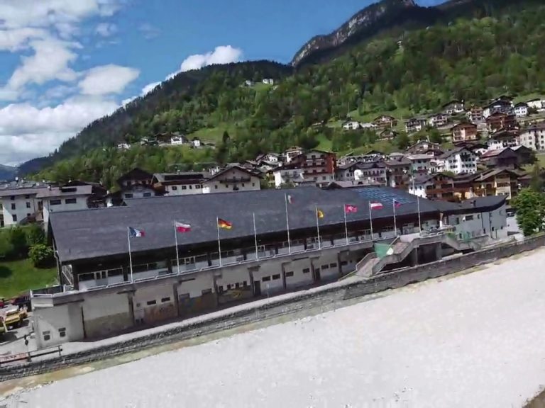 2caa41e7-0e08-4b43-8d03-c305bc230ad3