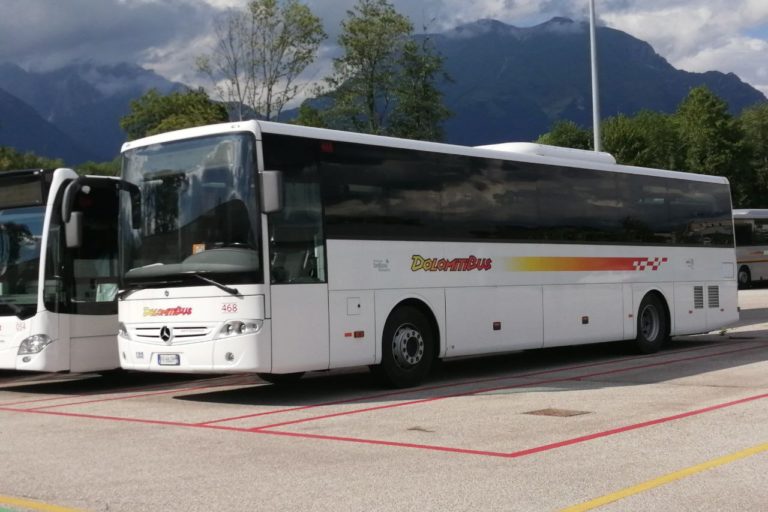 DOLOMITIBUS