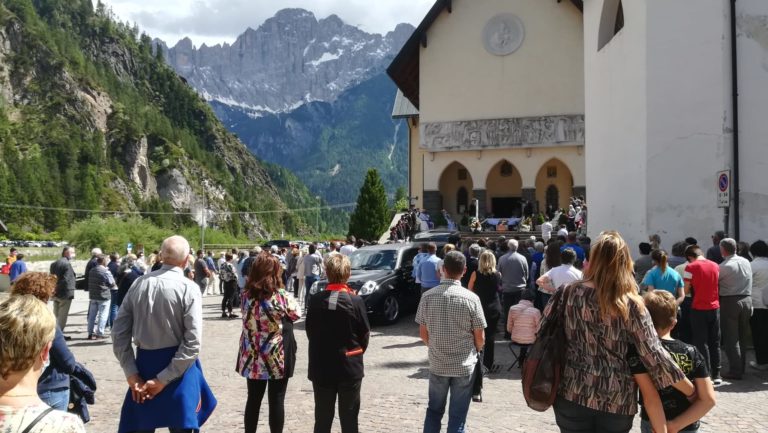 81e4c0f9-f234-4014-acca-9b5b01588341