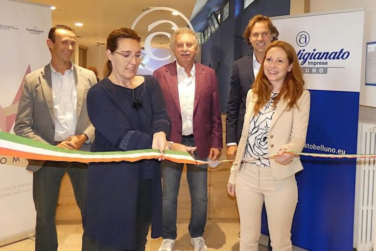 834-2020 Donazzan inaugura aule formazione Confartigianato BL