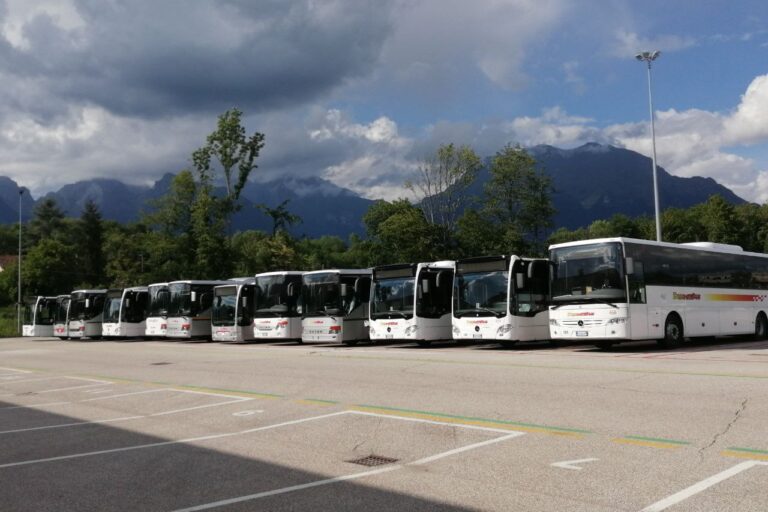 DOLOMITIBUS