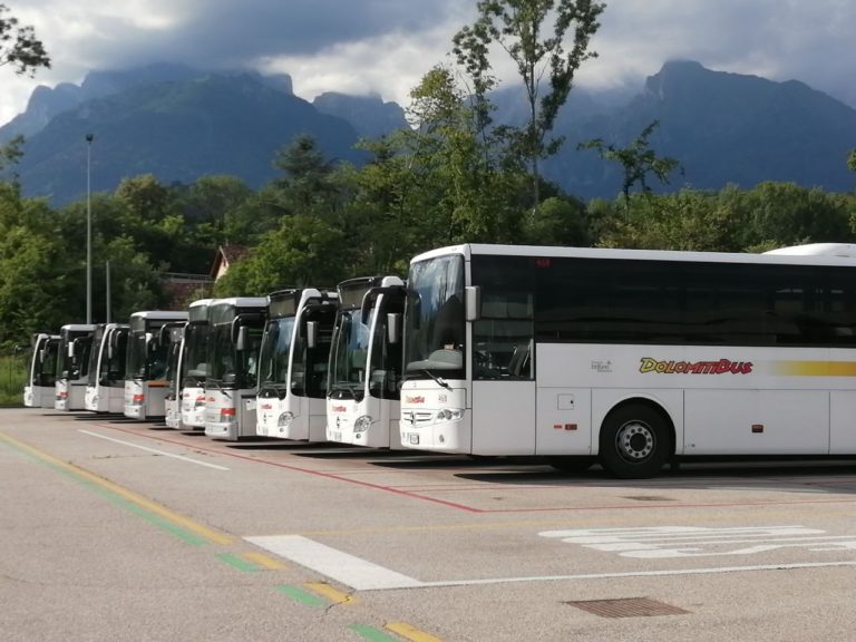 DOLOMITIBUS