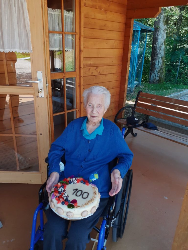 2f40435d-d60f-4408-94d7-bab2e12277cb