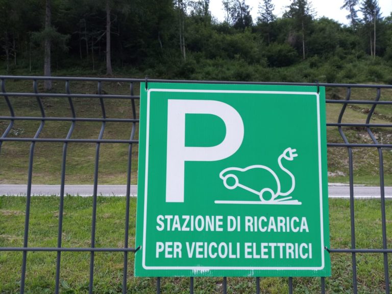 7d985724-b828-4992-8122-d1d60fac4cad