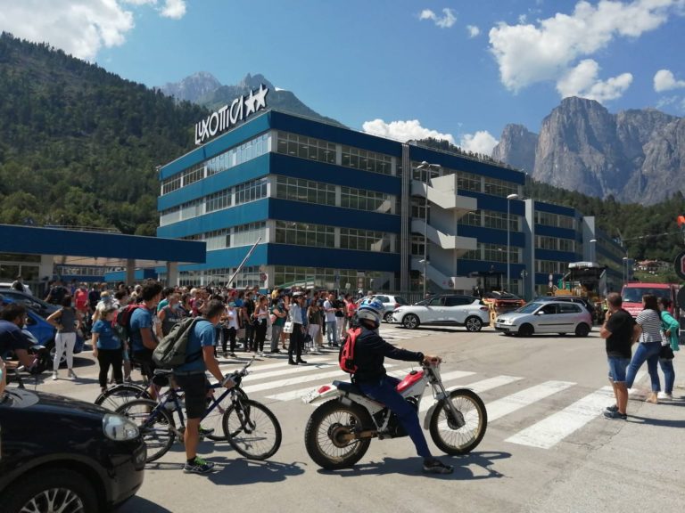 LUXOTTICA CODA USCITA