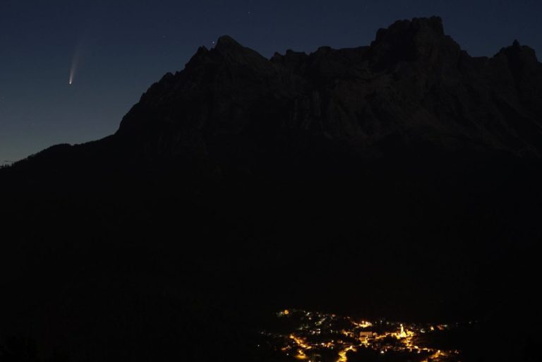 aa490136-0e16-4a55-bbcc-1b5a9fb281f6