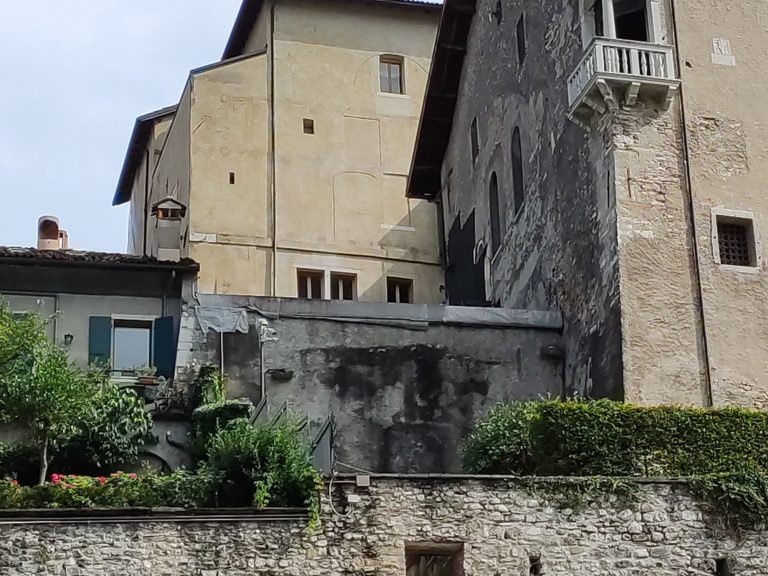 df08272b-ea6f-40a5-9f23-32c38f35591a