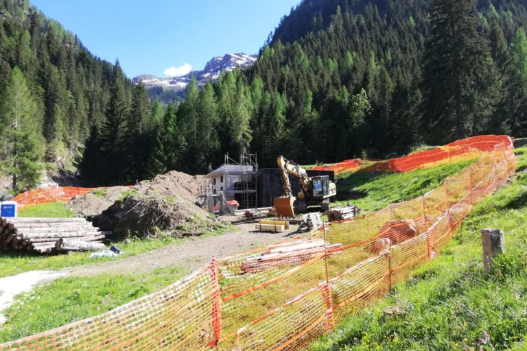 77ea2546-4f35-420b-a8e8-7e698a2f2fdc