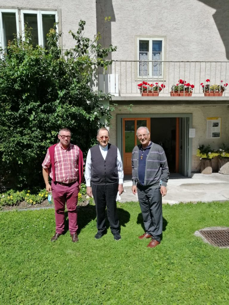 90200f99-7c16-46e6-b125-3bfc1ba3ccae