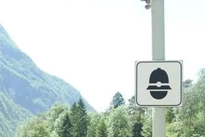 AAAAA