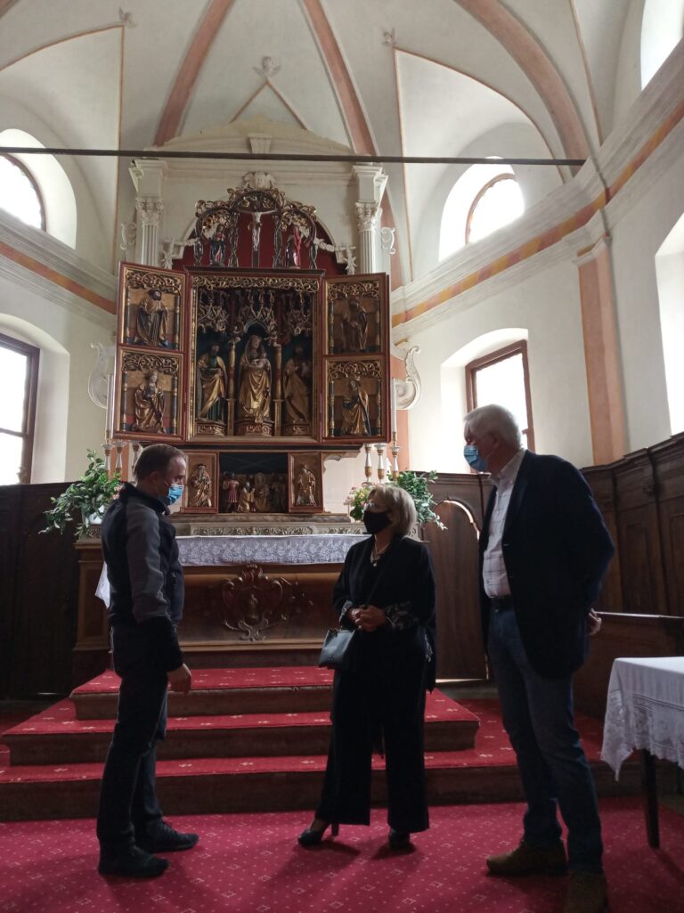 78e53ec9-39cf-48df-bd21-441daa5c6242