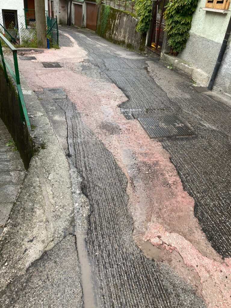 39d2d7b2-8bfb-4ea3-a16c-6d6e8bc92032