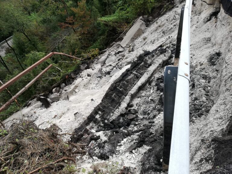 6b4f898d-8cd2-4b99-aa2b-28d2fee23530