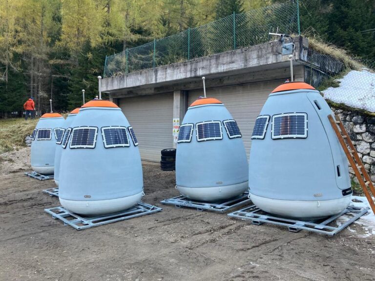 f5c806b9-c293-41f7-affe-488079fd65a4