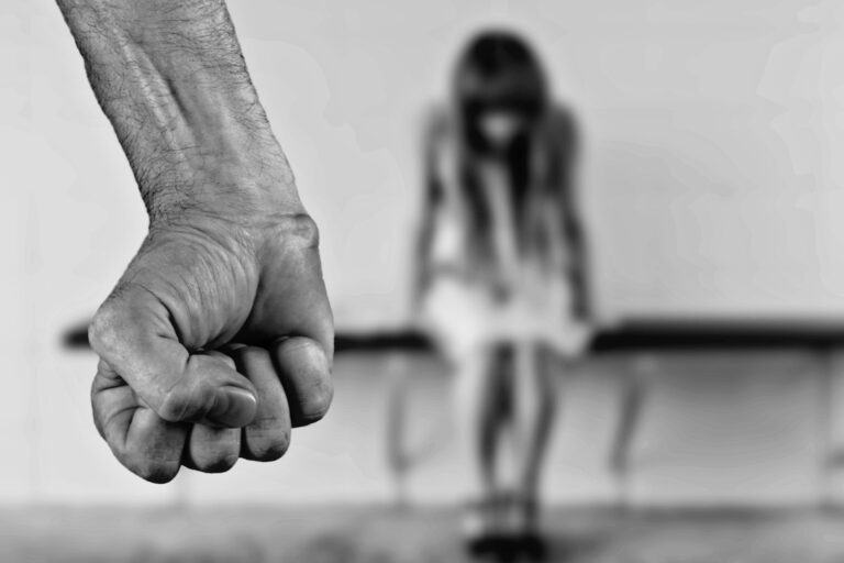 VIOLENZA DONNE