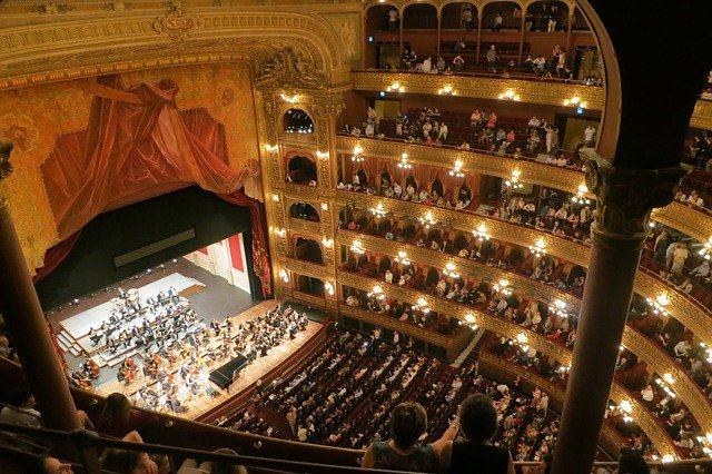 opera-594592_640