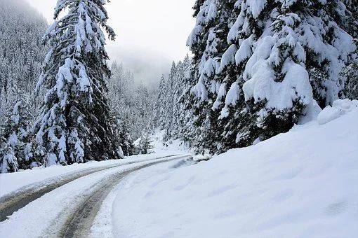 snow-2932553__340